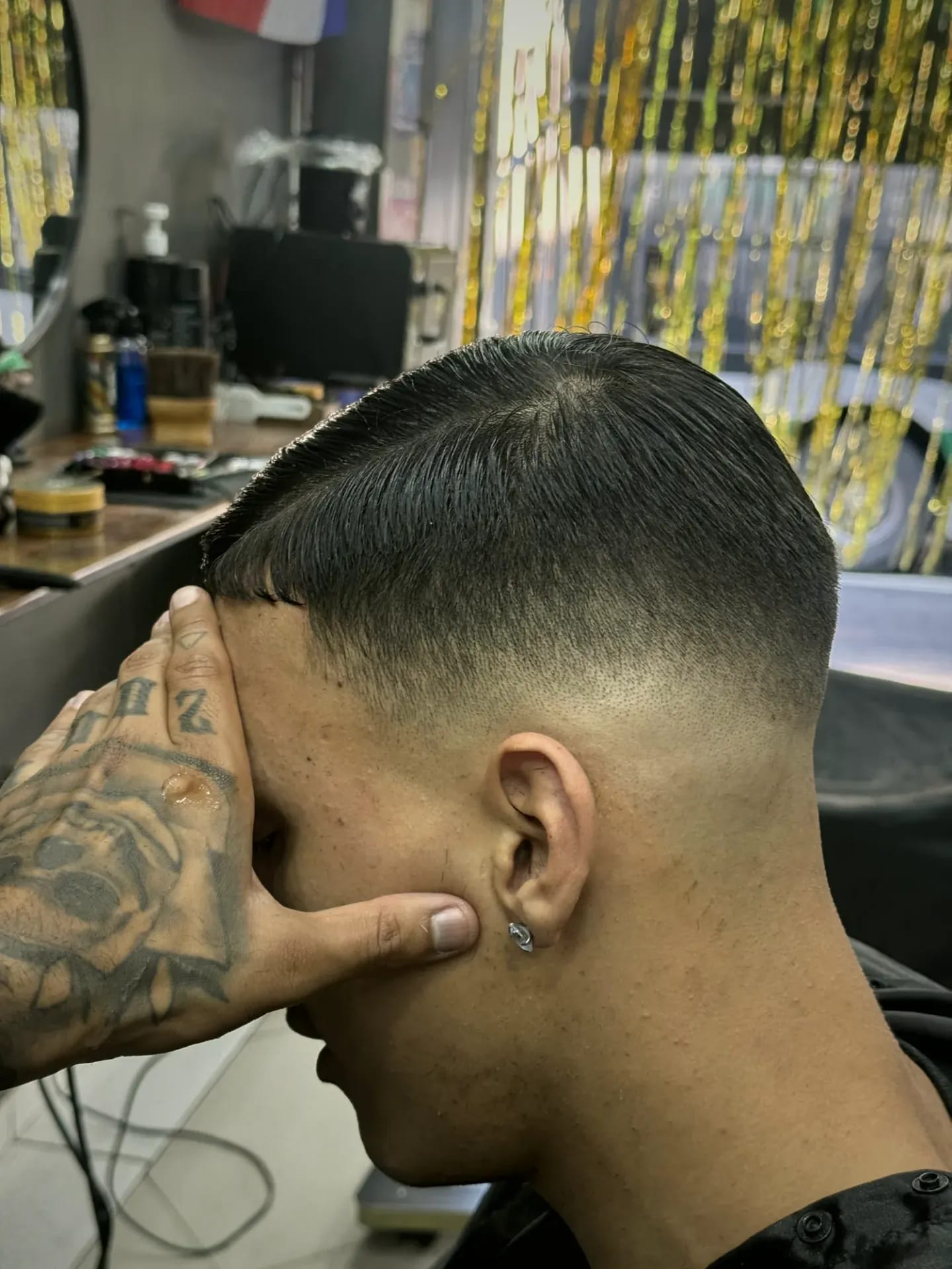 Corte social com brilho