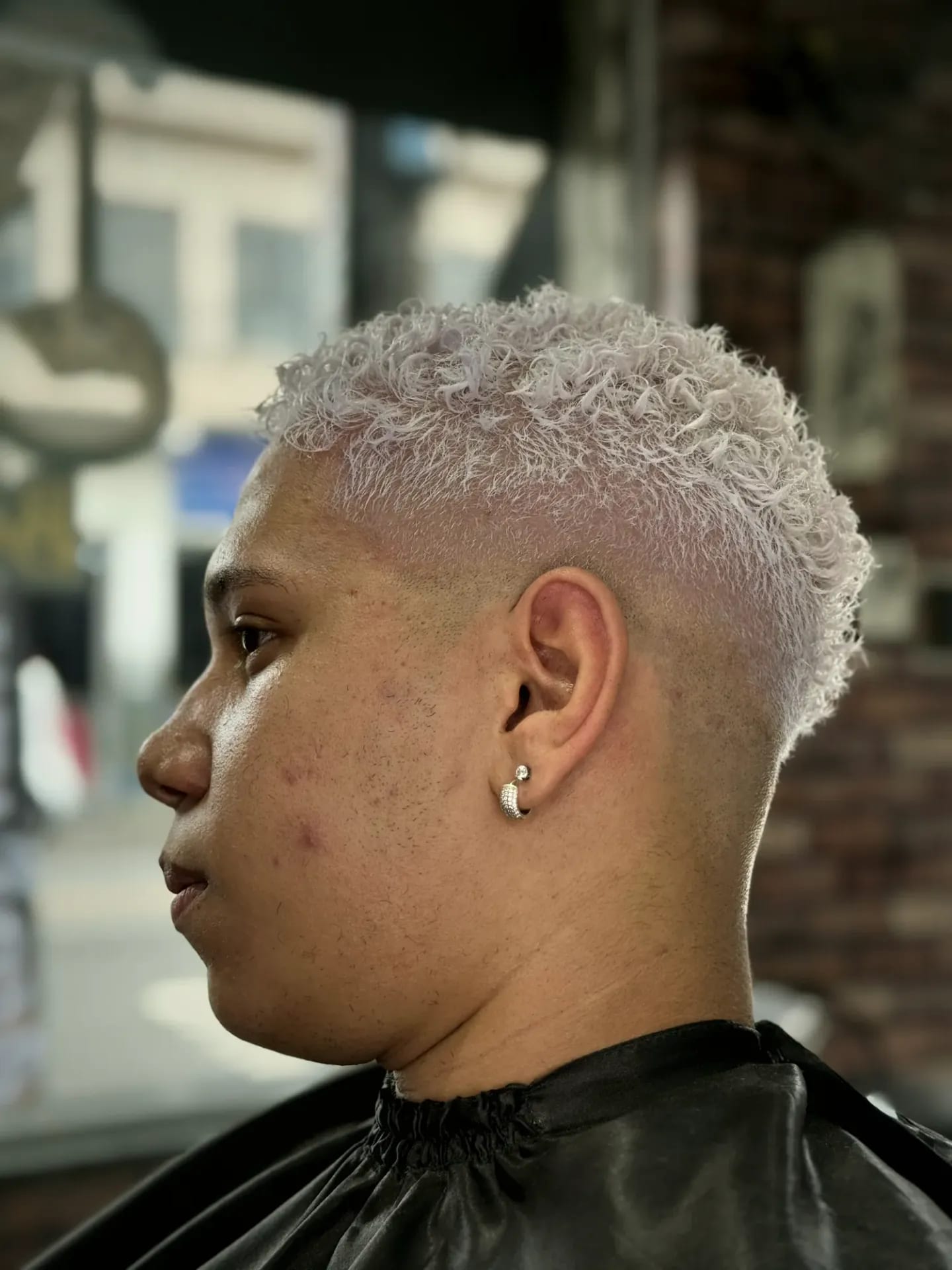 Platinado cacheado