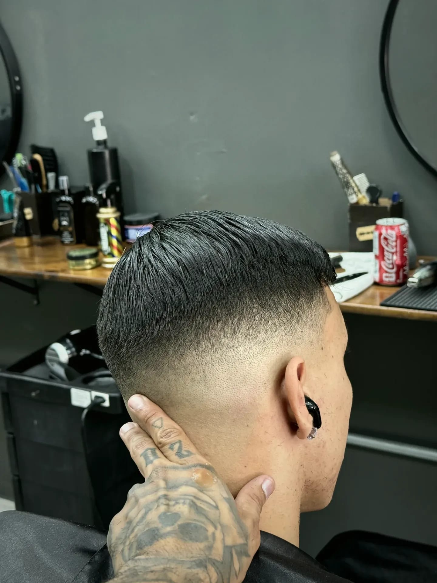 Pompadour lateral